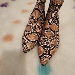 Brand‑new lulus snakeskin ankle boots, never worn and bold style size 8.5